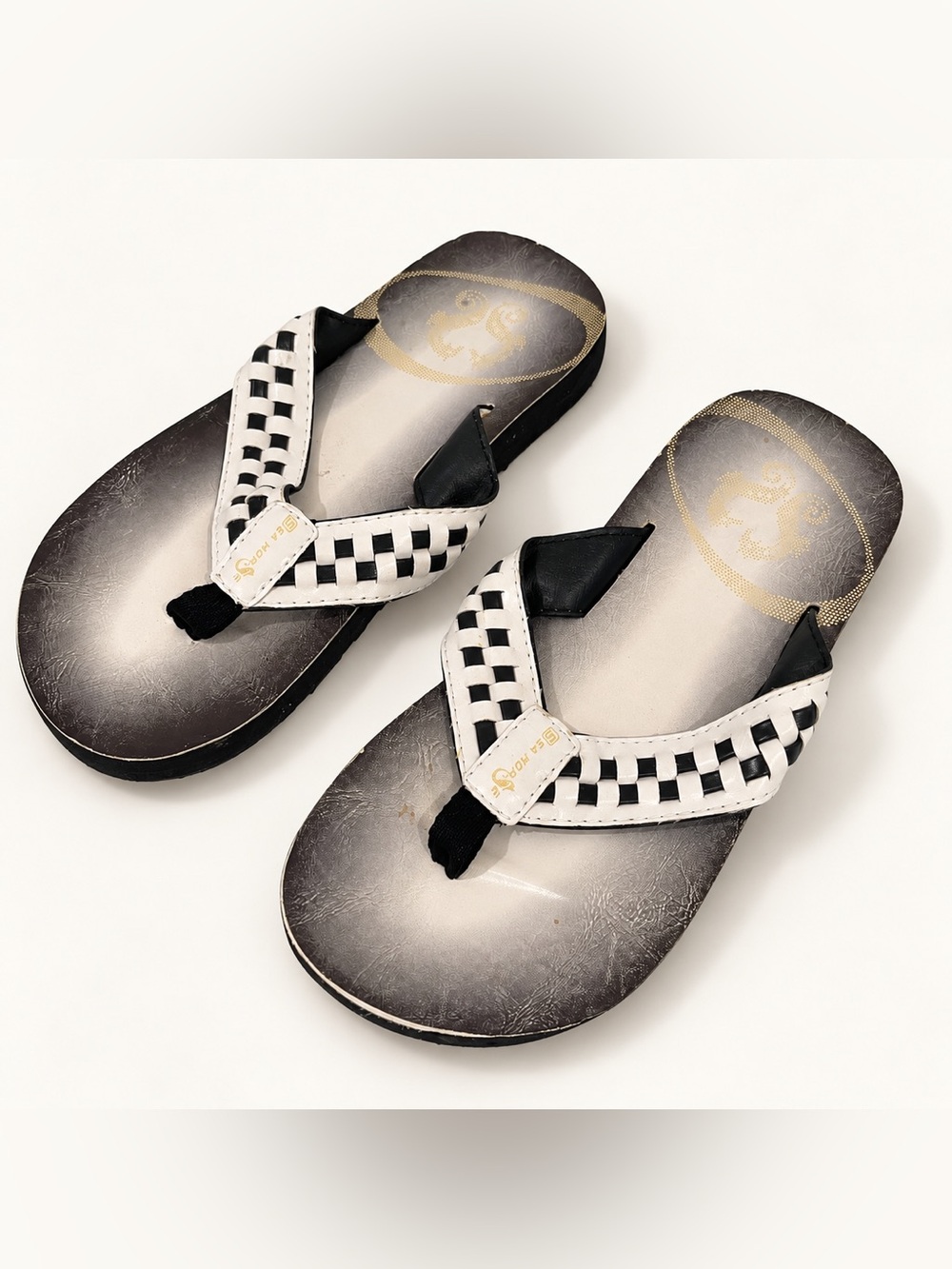 Men’s Sea Horse Black & White Flip Flop Sandals Size 8 US!
